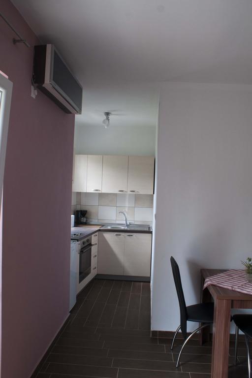 Apartments Martina Бибине Екстериор снимка