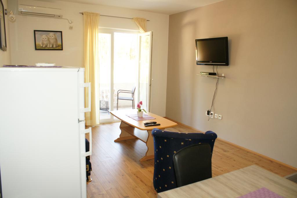 Apartments Martina Бибине Екстериор снимка