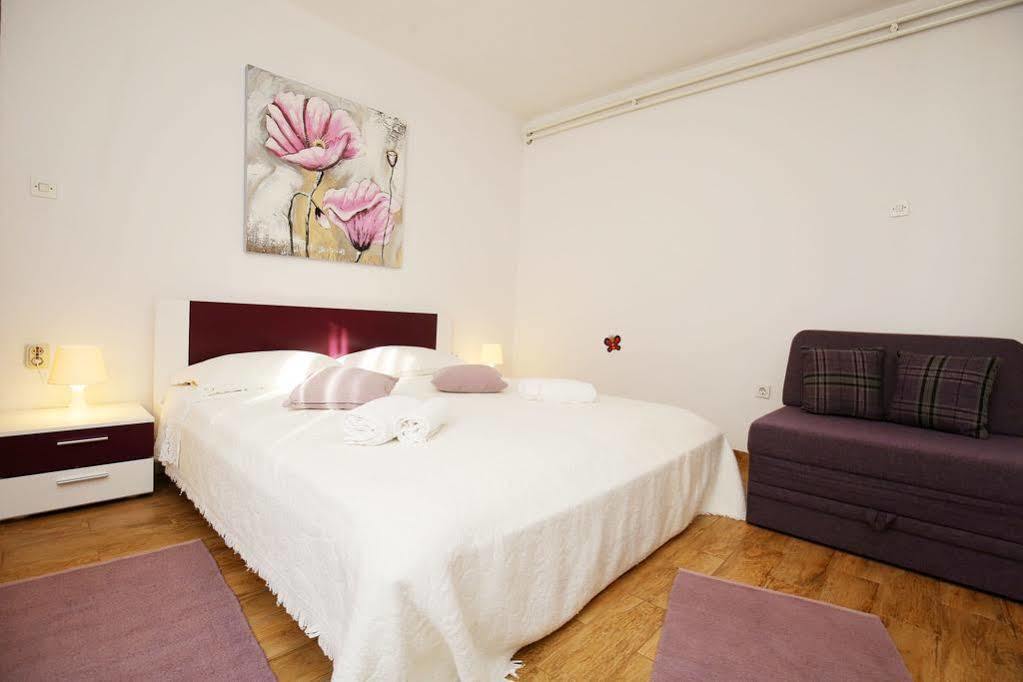 Apartments Martina Бибине Екстериор снимка