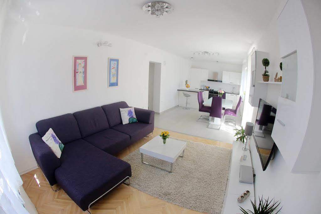 Apartments Martina Бибине Екстериор снимка