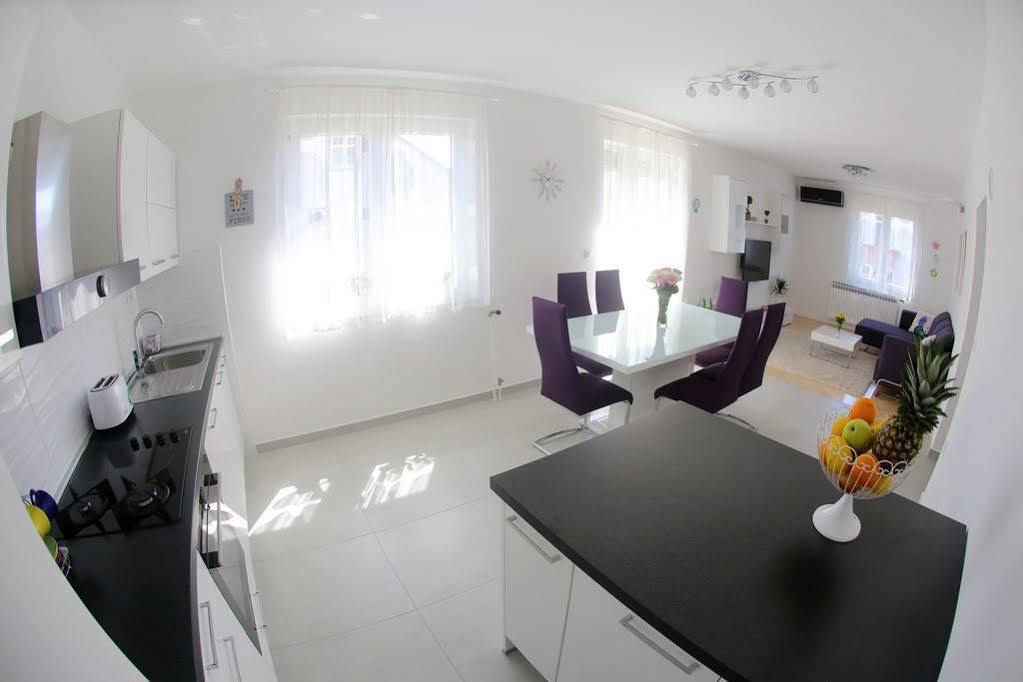 Apartments Martina Бибине Екстериор снимка