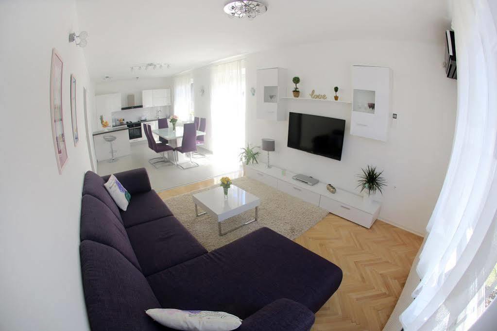 Apartments Martina Бибине Екстериор снимка